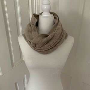 NWT Calvin Klein Infinity Loop Scarf